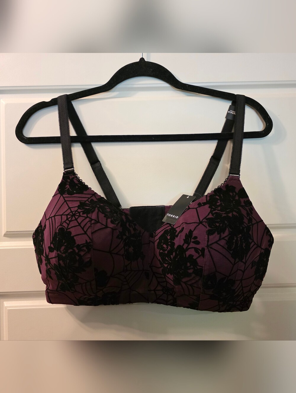 NWT Torrid 40D Spiderweb And Roses Wire-Free Bra